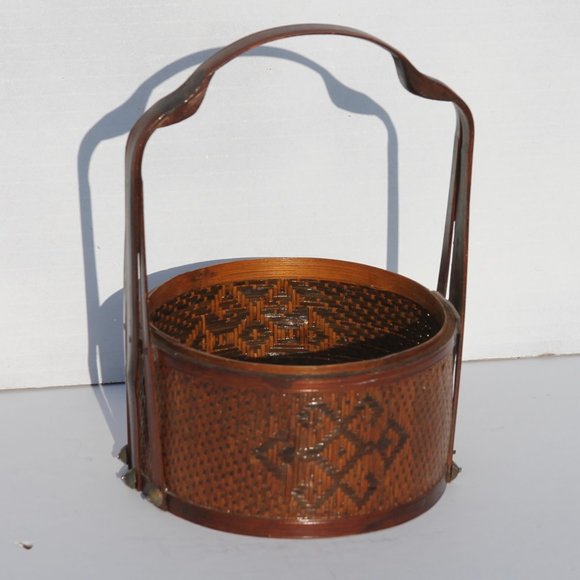 Vintage Chinese Woven Rattan Carrying Basket with Large Tripartite Handle - Picture 2 of 8
